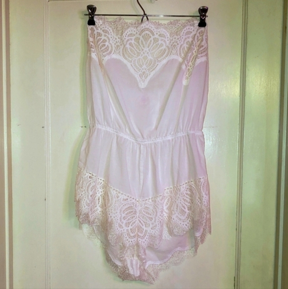 Large VTG Victoria's Secret Dream Angels white cotton lace Romper - Picture 5 of 7